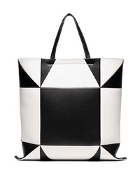 Borsa shopping in pelle geometrica nera e bianca di Calvin Klein 205W39nyc