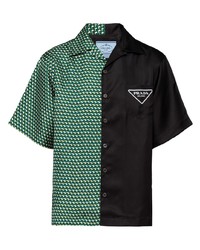 Camicia a maniche corte di seta stampata verde scuro di Prada