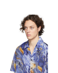 Camicia a maniche corte effetto tie-dye blu di Deveaux New York