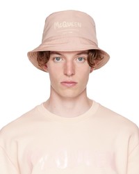 Cappello alla pescatora rosa di Alexander McQueen