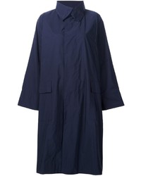 Cappotto blu scuro di Issey Miyake
