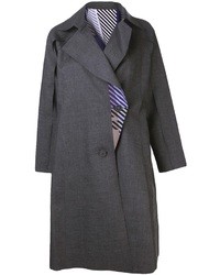 Cappotto grigio scuro di Issey Miyake