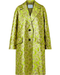 Cappotto in broccato verde oliva di Prada