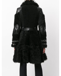 Cappotto in shearling nero di Alexander McQueen
