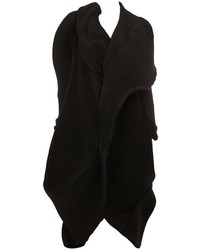 Cappotto nero di Issey Miyake