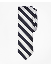 Cravatta a righe verticali bianca e nera