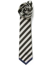 Cravatta a righe verticali bianca e nera di Valentino