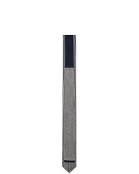 Cravatta a righe verticali nera e bianca di Giorgio Armani