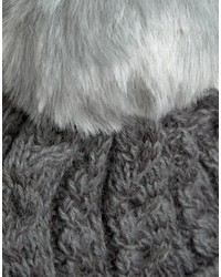 Cuffia di pelliccia lavorato a maglia grigio di Helene Berman