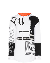 Felpa con cappuccio stampata bianca e nera di Versace