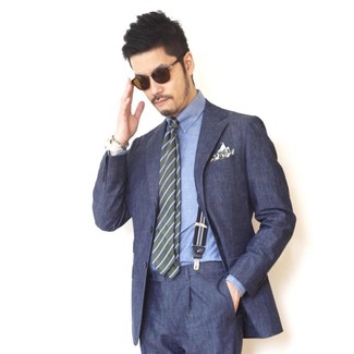Come indossare e abbinare una cravatta a righe orizzontali foglia di tè per un uomo di 30 anni: Prova a combinare un abito blu scuro con una cravatta a righe orizzontali foglia di tè per un look elegante e di classe.