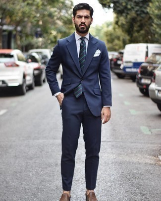 Cravatta a righe orizzontali blu scuro di Gucci