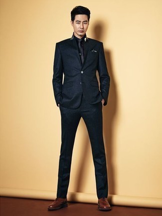Quale abito indossare con scarpe oxford marroni: Prova a combinare un abito con una camicia elegante nera per un look elegante e alla moda. Scarpe oxford marroni sono una splendida scelta per completare il look.