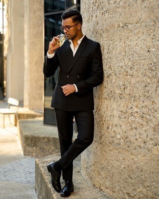 Quale scarpe oxford indossare con un abito nero e bianco: Metti un abito nero e bianco e una camicia elegante bianca come un vero gentiluomo. Scarpe oxford sono una splendida scelta per completare il look.