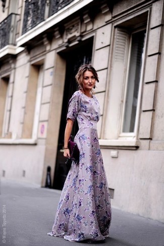 Come indossare e abbinare un vestito viola: Metti un vestito viola per essere splendida ovunque e in ogni occasione.