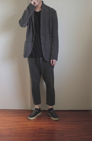Abito di lana grigio scuro di Thom Browne