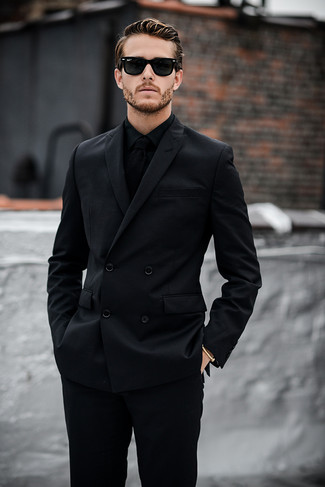 Quale abito indossare con una camicia elegante nera quando fa caldo: Metti un abito e una camicia elegante nera per un look elegante e alla moda.
