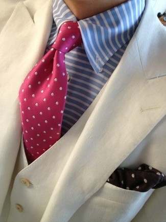 Come indossare e abbinare una cravatta a pois rosa in modo smart-casual: Indossa un blazer beige con una cravatta a pois rosa per un look elegante e alla moda.