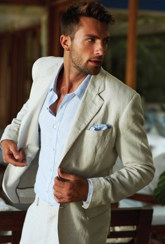 Come indossare e abbinare un fazzoletto da taschino di seta acqua in modo formale: Per un outfit della massima comodità, potresti combinare un blazer beige con un fazzoletto da taschino di seta acqua.