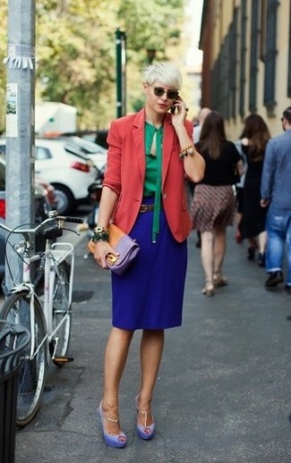 Come indossare e abbinare un bracciale verde menta: Indossa un blazer rosso e un bracciale verde menta per essere casual. Sandali con tacco in pelle scamosciata viola chiaro sono una gradevolissima scelta per completare il look.