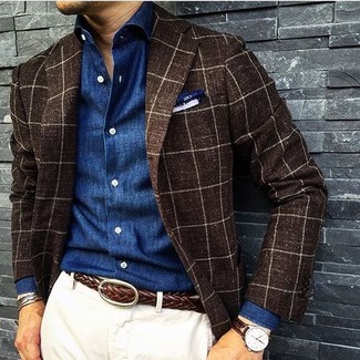 Come indossare e abbinare un blazer di lana a quadri per un uomo di 30 anni: Potresti combinare un blazer di lana a quadri con chino bianchi per un look davvero alla moda.