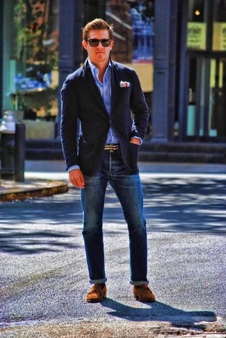Come indossare e abbinare una camicia a maniche lunghe con scarpe da barca: Indossa una camicia a maniche lunghe con jeans blu scuro per vestirti casual. Scarpe da barca sono una validissima scelta per completare il look.