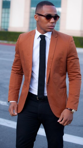 Quale camicia elegante indossare con un blazer terracotta in modo smart-casual: Scegli un blazer terracotta e una camicia elegante come un vero gentiluomo.