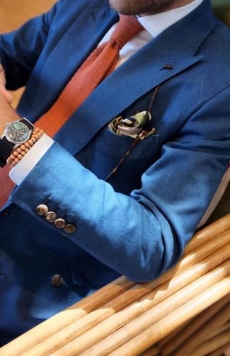Come indossare e abbinare un fazzoletto da taschino verde scuro: Metti un blazer blu e un fazzoletto da taschino verde scuro per un look comfy-casual.