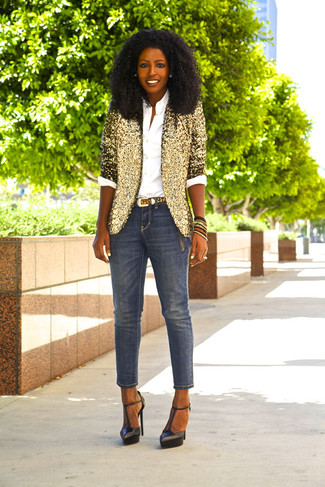 Come indossare e abbinare jeans con un blazer per una donna di 30 anni in primavera 2025 in modo formale: Abbina un blazer con jeans per un look raffinato ma semplice. Perfeziona questo look con un paio di décolleté in pelle neri. Una fantastica scelta per tuo look primaverile!