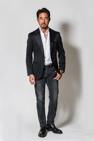 Come indossare e abbinare stivali chelsea con un blazer: Indossa un blazer con jeans grigio scuro per creare un look smart casual. Impreziosisci il tuo outfit con un paio di stivali chelsea.