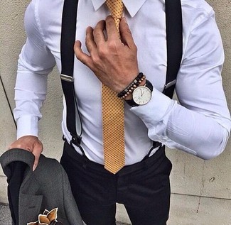Come indossare e abbinare bretelle neri con una camicia elegante bianca in modo formale: Scegli un outfit rilassato in una camicia elegante bianca e bretelle neri.