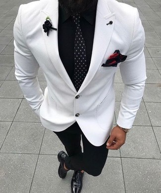 Quale blazer indossare con pantaloni eleganti neri per un uomo di 30 anni in modo formale: Punta su un blazer e pantaloni eleganti neri per essere sofisticato e di classe. Scarpe double monk in pelle nere sono una splendida scelta per completare il look.