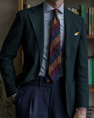 Come indossare e abbinare una cravatta a righe orizzontali bianca e rossa e blu scuro per un uomo di 30 anni quando fa caldo: Abbina un blazer a spina di pesce verde scuro con una cravatta a righe orizzontali bianca e rossa e blu scuro per essere sofisticato e di classe.