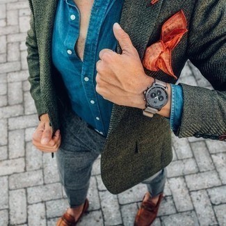 Come indossare e abbinare scarpe in pelle terracotta: Combina un blazer di lana verde scuro con pantaloni eleganti blu come un vero gentiluomo. Mocassini eleganti in pelle terracotta sono una gradevolissima scelta per completare il look.