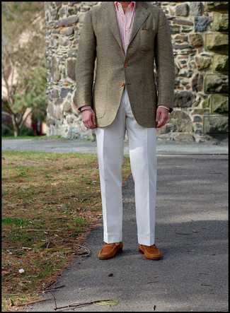 Come indossare e abbinare una camicia elegante arancione: Combina una camicia elegante arancione con pantaloni eleganti bianchi come un vero gentiluomo. Se non vuoi essere troppo formale, scegli un paio di mocassini eleganti in pelle scamosciata terracotta come calzature.