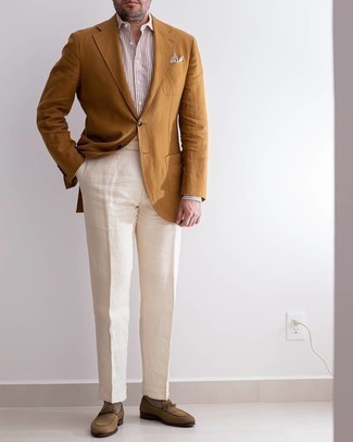 Quale blazer indossare con mocassini eleganti marroni: Scegli un blazer e pantaloni eleganti bianchi per un look elegante e di classe. Un paio di mocassini eleganti marroni si abbina alla perfezione a una grande varietà di outfit.