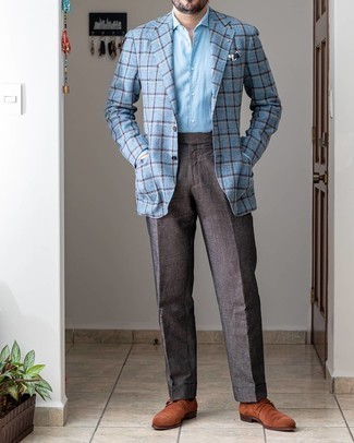 Quale pantaloni eleganti indossare con scarpe monk marroni: Mostra il tuo stile in un blazer a quadri azzurro con pantaloni eleganti come un vero gentiluomo. Scarpe monk marroni sono una eccellente scelta per completare il look.