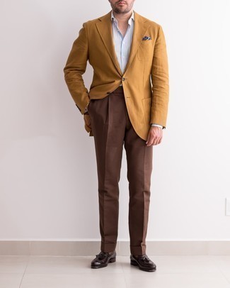 Quale blazer indossare con pantaloni eleganti marroni: Combina un blazer con pantaloni eleganti marroni per un look elegante e alla moda. Mocassini con nappine in pelle marrone scuro sono una interessante scelta per completare il look.