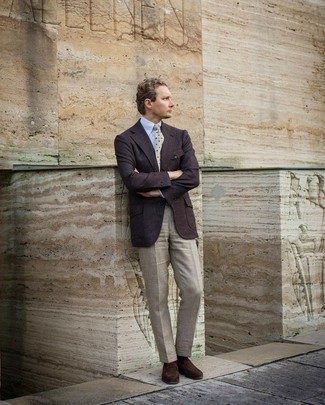 Quale mocassini eleganti indossare con un blazer marrone: Scegli uno stile classico in un blazer marrone e pantaloni eleganti di lino grigi. Mocassini eleganti sono una interessante scelta per completare il look.