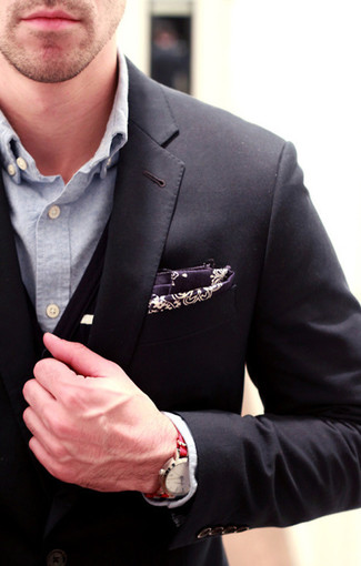 Come indossare e abbinare un fazzoletto da taschino viola in autunno 2024 in modo smart-casual: Scegli un blazer nero e un fazzoletto da taschino viola per un look comfy-casual. Una stupenda scelta per tuo look autunnale!
