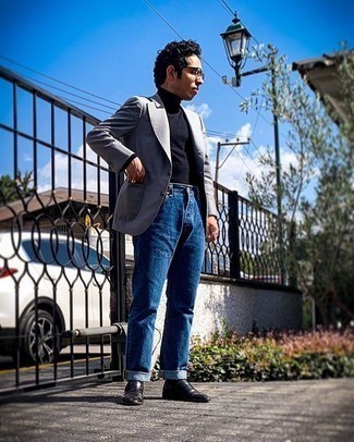 Quale blazer indossare con jeans blu in modo smart-casual: Combina un blazer con jeans blu per creare un look smart casual. Calza un paio di mocassini eleganti in pelle neri per mettere in mostra il tuo gusto per le scarpe di alta moda.