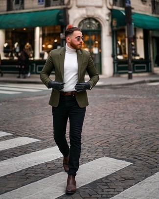 Come indossare e abbinare una giacca verde oliva in primavera 2024: Combina una giacca verde oliva con jeans neri se cerchi uno stile ordinato e alla moda. Per le calzature, scegli lo stile classico con un paio di stivali chelsea in pelle marrone scuro. È buona idea per i mesi primaverili!