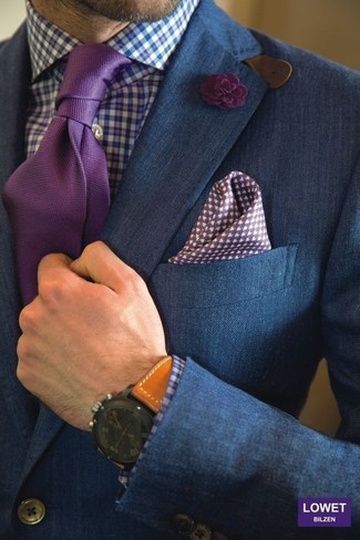 Come indossare e abbinare un fazzoletto da taschino blanco e viola: Metti un blazer doppiopetto blu e un fazzoletto da taschino blanco e viola per affrontare con facilità la tua giornata.