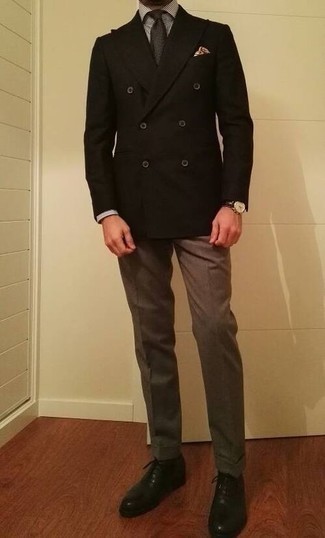 Come indossare e abbinare una cravatta a quadri grigio scuro per un uomo di 30 anni in modo formale: Combina un blazer doppiopetto nero con una cravatta a quadri grigio scuro come un vero gentiluomo. Scarpe oxford in pelle nere sono una gradevolissima scelta per completare il look.
