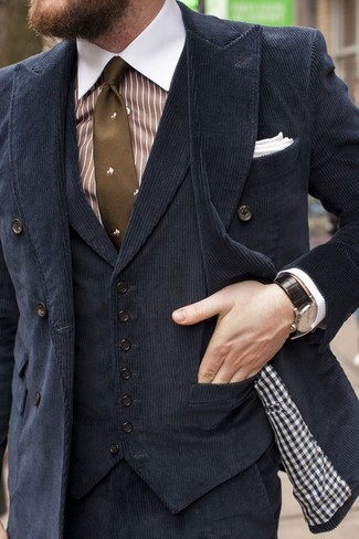 Come indossare e abbinare una cravatta stampata foglia di tè: Indossa un blazer doppiopetto di velluto a coste nero e una cravatta stampata foglia di tè per un look elegante e di classe.