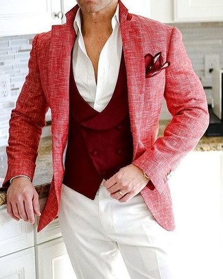 Come indossare e abbinare un gilet bordeaux quando fa caldo: Potresti combinare un gilet bordeaux con pantaloni eleganti bianchi come un vero gentiluomo.