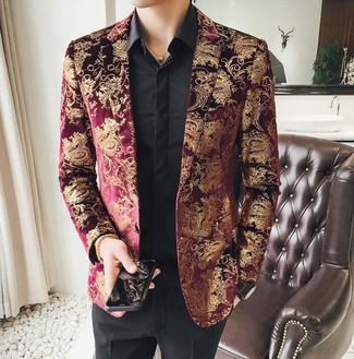 Quale blazer indossare con una camicia elegante nera per un uomo di 20 anni quando fa caldo: Mostra il tuo stile in un blazer con una camicia elegante nera per un look elegante e alla moda.