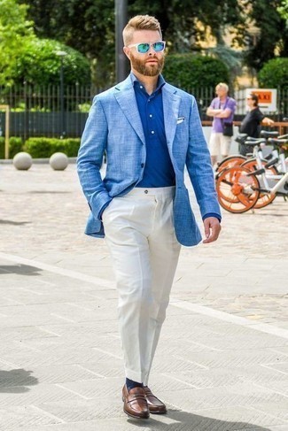 Quale mocassini eleganti indossare con un blazer azzurro: Prova a combinare un blazer azzurro con pantaloni eleganti bianchi come un vero gentiluomo. Mocassini eleganti sono una eccellente scelta per completare il look.