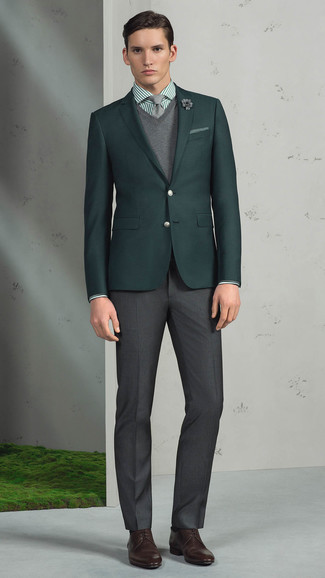 Look alla moda per uomo: Blazer verde scuro, Maglione con scollo a v grigio, Camicia elegante a righe verticali verde, Pantaloni eleganti grigio scuro
