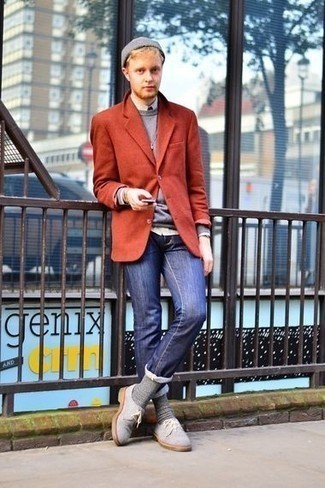 Look alla moda per uomo: Blazer rosso, Maglione girocollo grigio, Camicia a maniche lunghe bianca, Jeans blu scuro